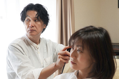 耳の中をイヤースコープで確認