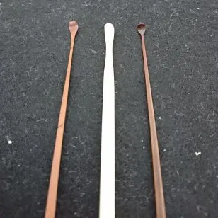 ルナールの耳かきと市販の耳かきの比較写真